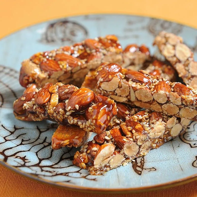 Turrón de Guirlache con ajonjolí